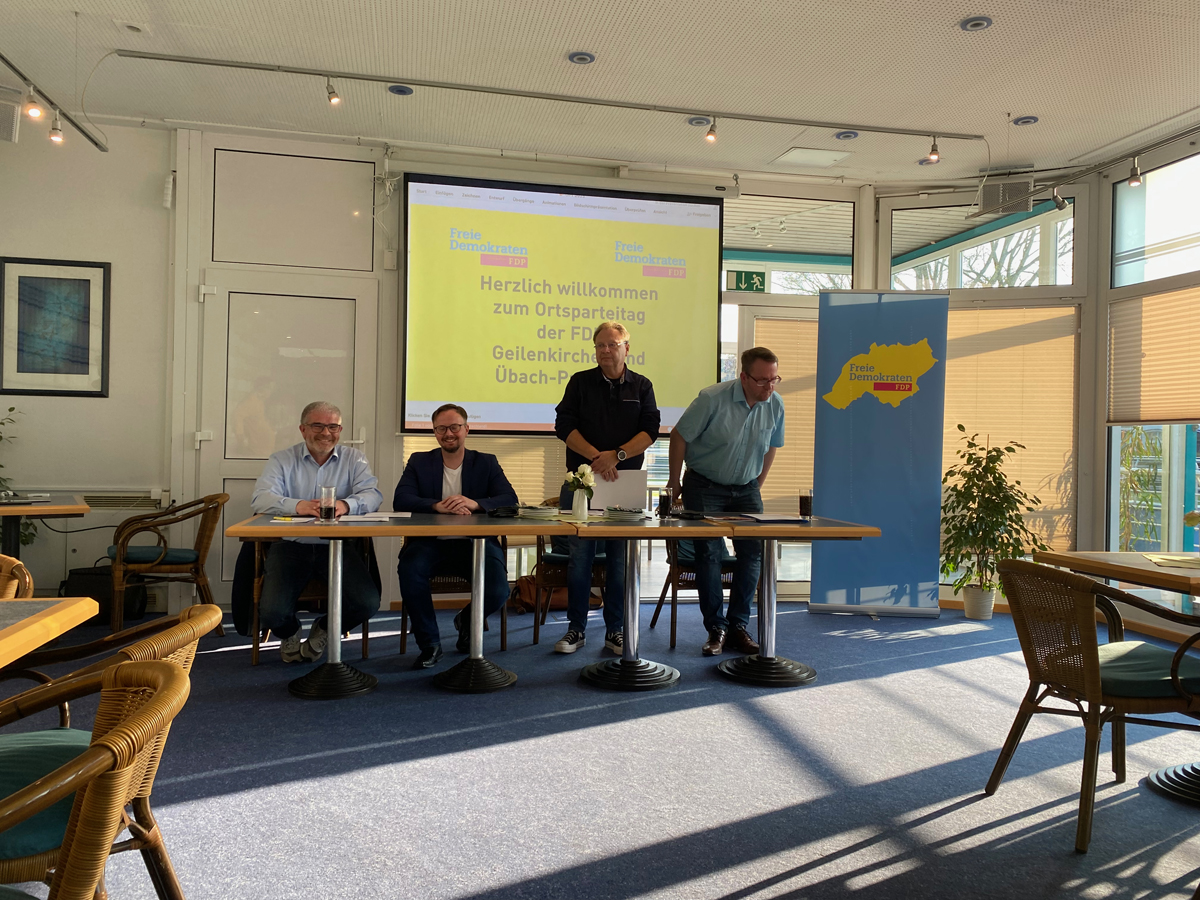 v.l.n.r.: Wilfried Kleinen, Stefan Lenzen, Dr. Klaus J. Wagner, Tino Pakusa